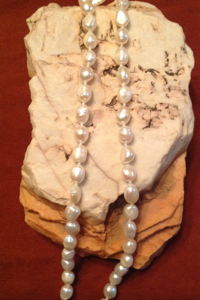 White Cultured Pearl Necklace image 1