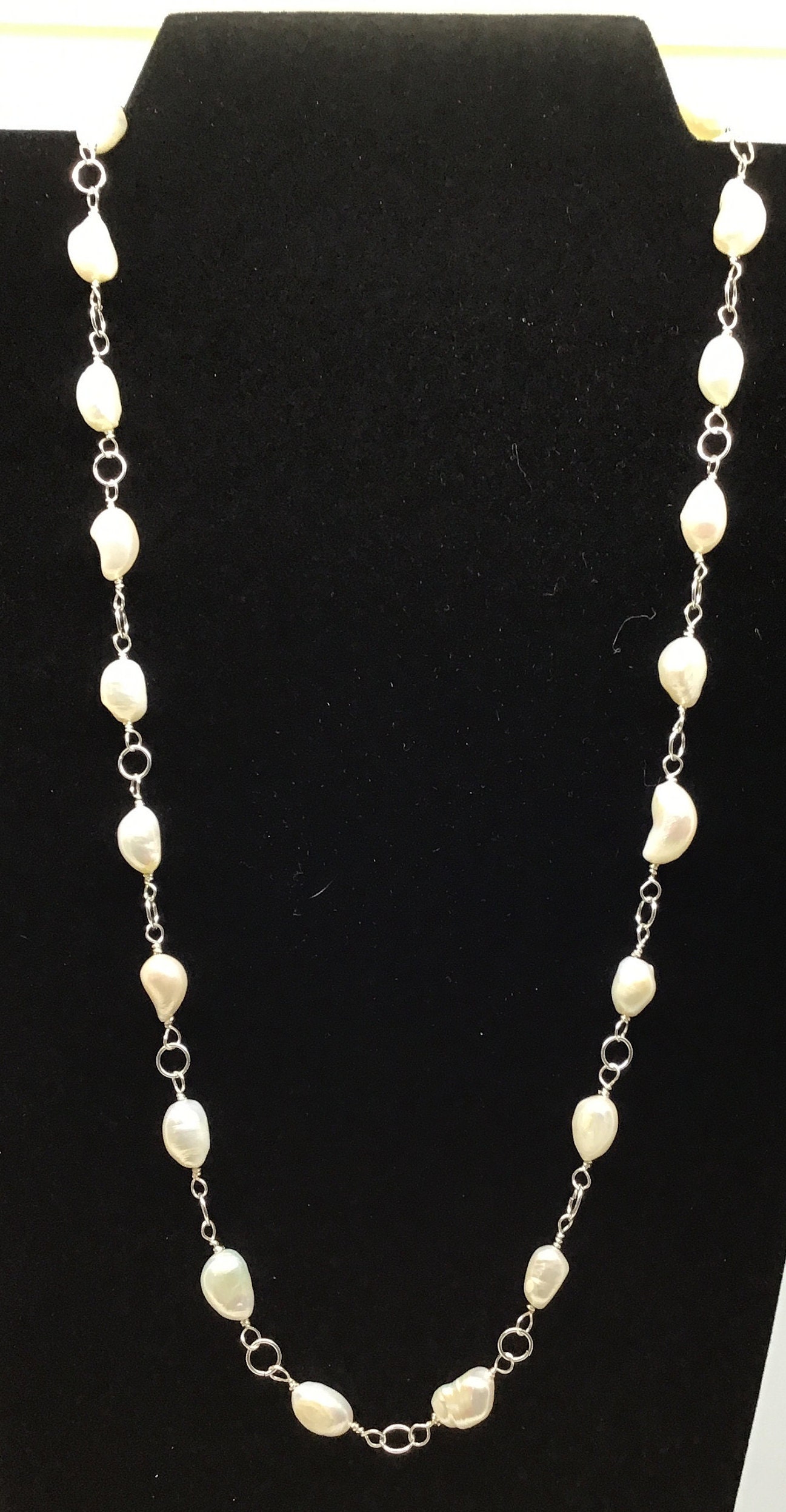 Classic Pearl Station Necklace - Etsy