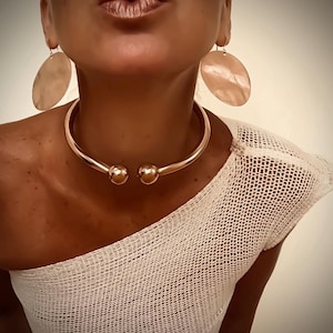 Circle Dangle Earrings, gold hoop  Earrings,  Gold disc  Earrings, crafted earrings , Hammered Earrings, Large Drop Circle Earrings,