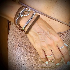 Leren en zilveren armband, wikkelarmband, unieke leren armband, boho-sieraden, leren armband voor vrouwen, zilveren schakelarmband
