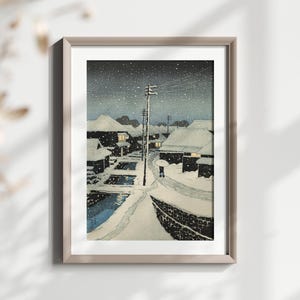 Stampa artistica di un villaggio innevato giapponese, stampa murale di una scena notturna invernale, poster vintage della cultura giapponese, sereno paesaggio innevato, stile Ukiyo-e