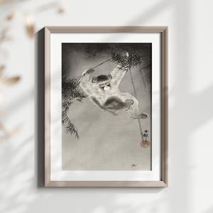 Scimmia appesa a una parete di bambù, decorazione con animali in stile giapponese, stampa artistica unica sulla fauna selvatica, regalo di inaugurazione della casa, elegante arte minimalista