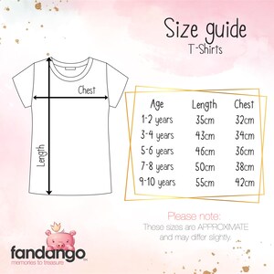 Pu&ograve; includere: Guida alle taglie per t-shirt con misure in centimetri per le et&agrave; da 1 a 2 anni a 9 a 10 anni. La tabella mostra le misure di lunghezza e petto per ogni et&agrave;.