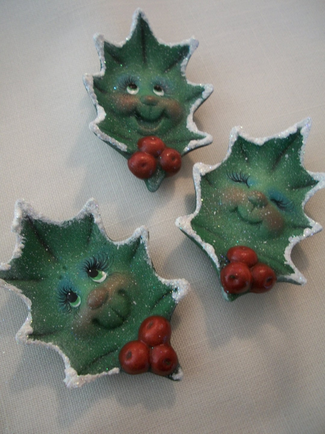 Ceramic Holly Leaf Christmas Holiday Refrigerator Magnets Set of 3 ...