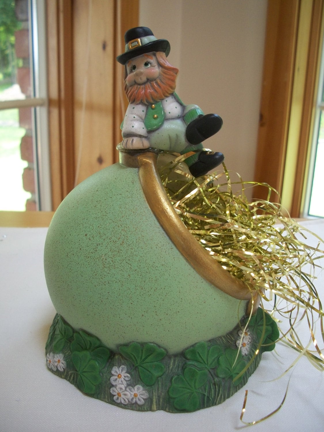 置物  GOLD DISH Leprechaun Pot of Gold Ceramic Shamrock Candy Dish,st Patrick's