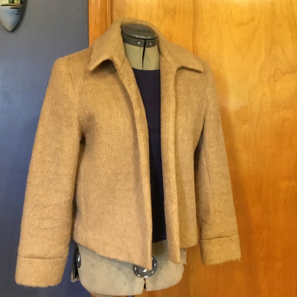 Womens jacket 10 petite camel color 22% mohair lightweight Jackie O type 1990 does 1960 buttonless fall / winter sleeved shawl blazer tan