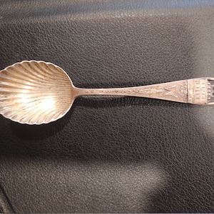 Sterling silver spoon from Williamsburg Virginia Governors Palace vintage scalloped flatware souvenir/ Governor’s house silver flatware