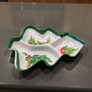 Vintage Christmas cookie tray, plastic Christmas tree shaped serving party tray with divided compartments, 1980s Yule tree Xmas candy kitsch image 3