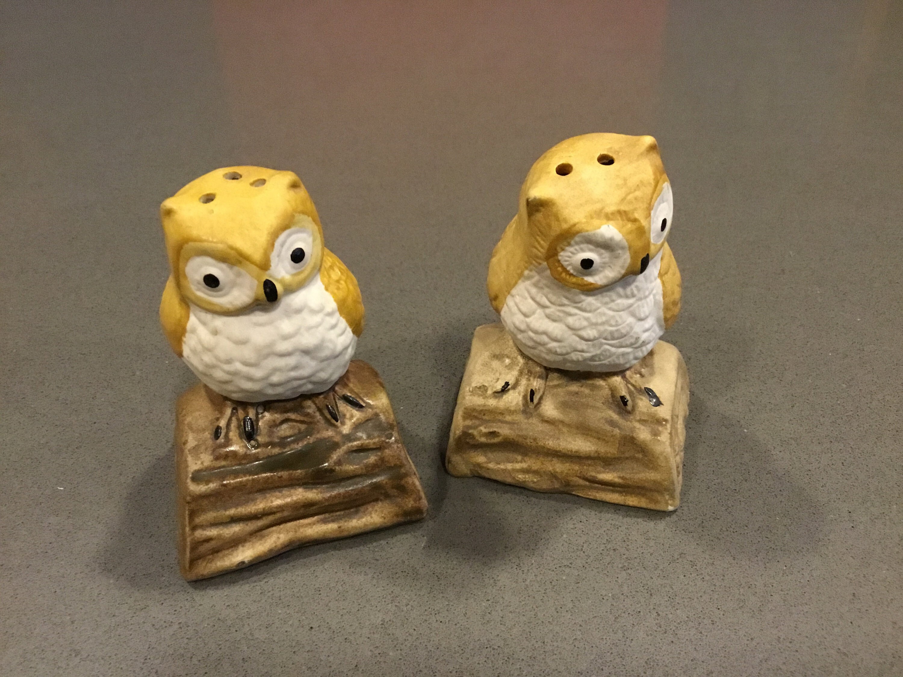 1970s owl ceramic salt and pepper shakers, golden brown tan, white and browns, owls on log figurines