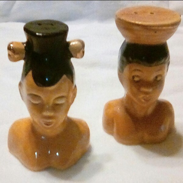 Tribal salt & pepper shakers ceramic mid century -ethnicity unknown- large headdress-native-ceramic SnP possibly Hawaiian or Samoan islands