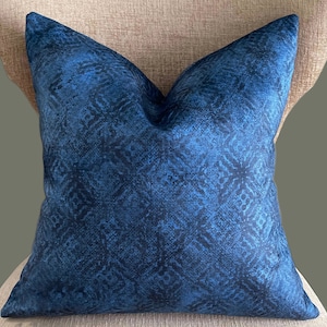 Blue Sapphire Velvet pillow cover, Luxurious Throw pillows, 18x18, 20x20, 22x22 pillow covers, square or lumbar