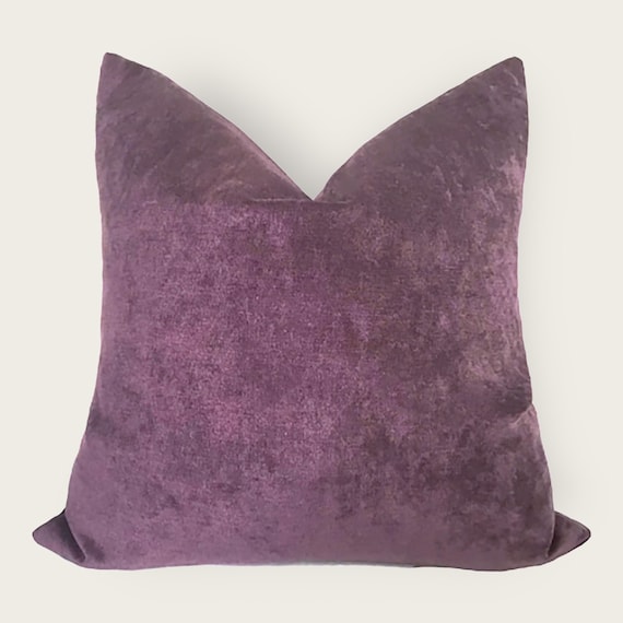 Lilac velvet online pillow