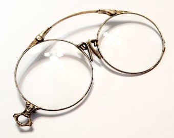 Vintage gold-filled Oxford pince nez eyeglasses. Excellent condition. Magnifying pendant.