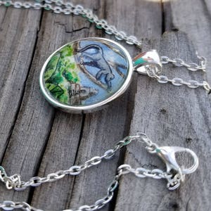 Howler Monkey necklace. Hand-painted money with Mayan ruins in the Guatemalan jungle in the background. Monkey necklace, watercolor and ink image 4