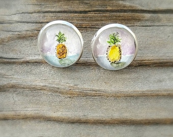 Orecchini di ananas, ananas dell'acquerello dipinto a mano set in orecchini argentati.  Orecchini di ananas. Uno-di-un-tipo