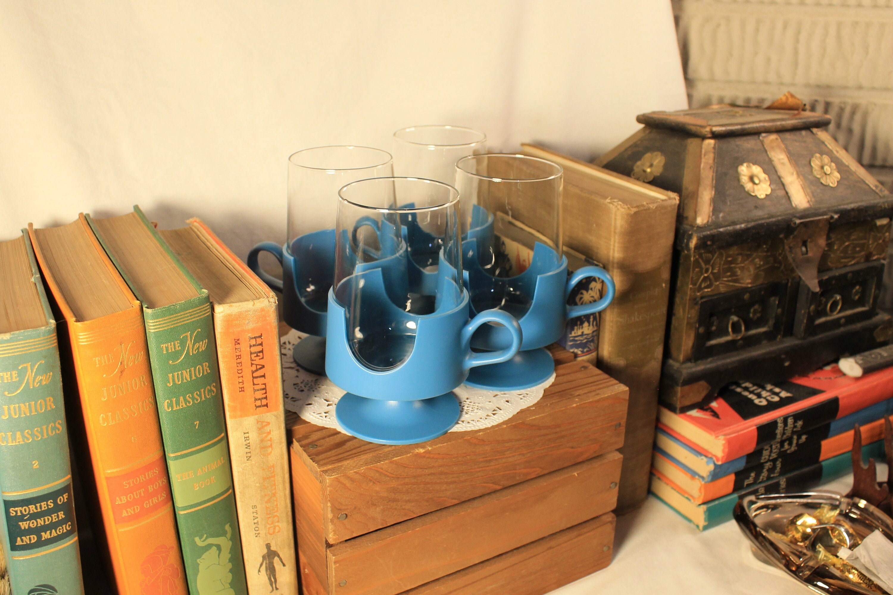 Corning "Glas-Snap" Mugs Rare Color! Vintage Set of Four Aqua Blue Plastic and Clear Glass Inserts