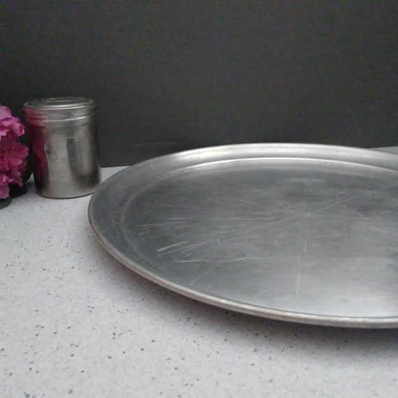 Quality Round Baking Sheet Cutting And Display Serving Rolled Edge 15 Inch Metal Aluminum Ovenproof Pan Pizzeria Style Commercial