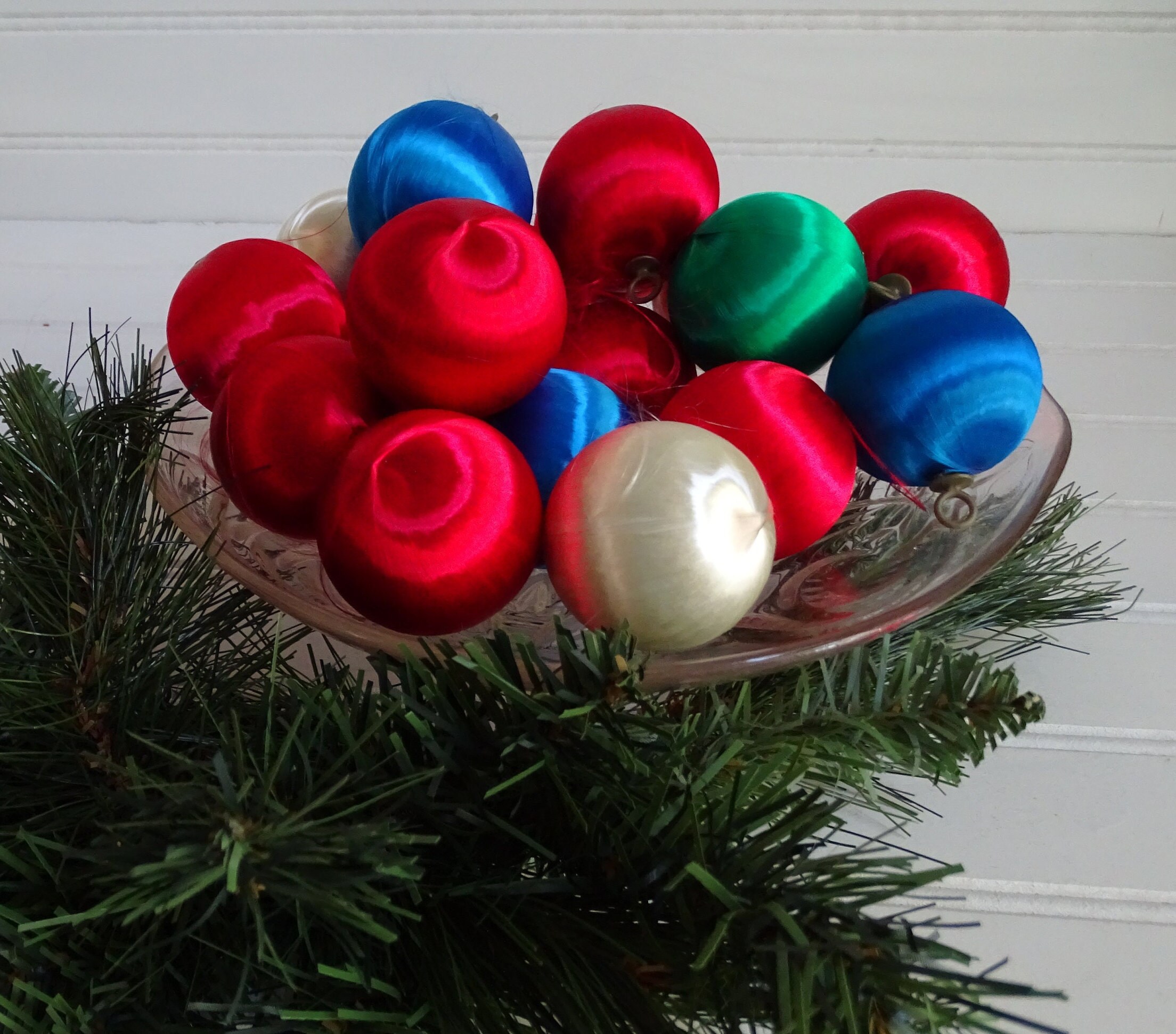 tacky 80s christmas decorations
