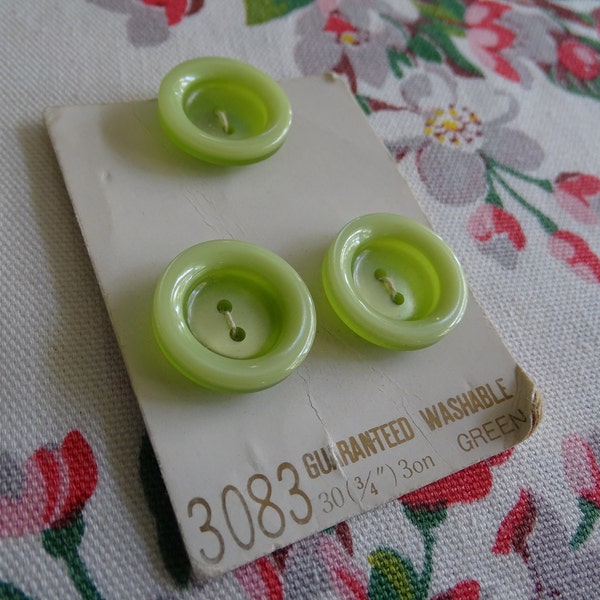 3 Vintage Lime Green Buttons, Unused 2 Tone Fasteners, 2 Hole Round Green Buttons, Blumenthal #3083, 3/4" Round Buttons on Original Card