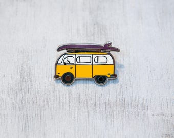 Emaille Pin: Gelber Surfer Van, 3.2cm