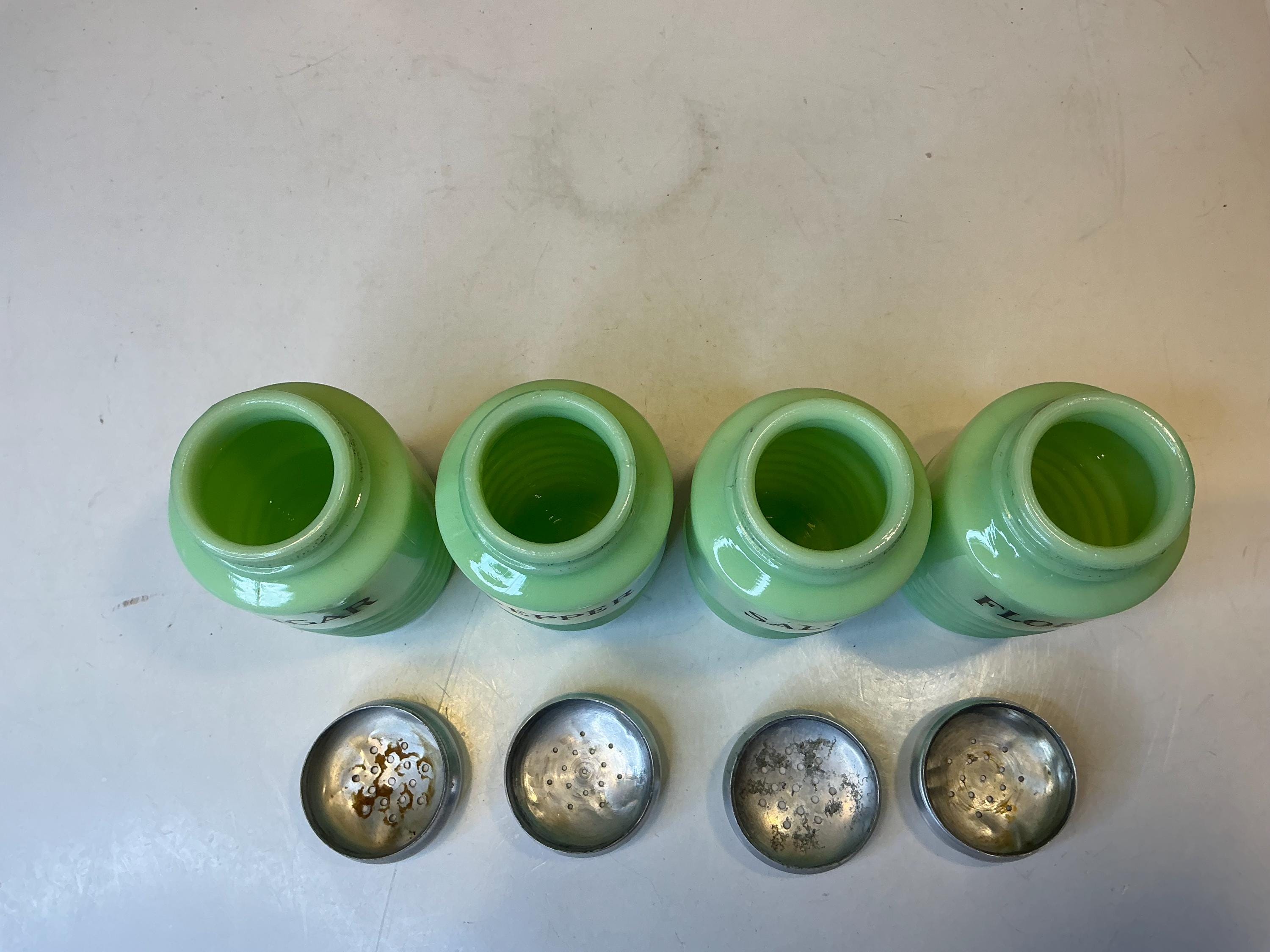 Vintage Jeannette Set of 4 Jadeite Shakers 40' - Etsy