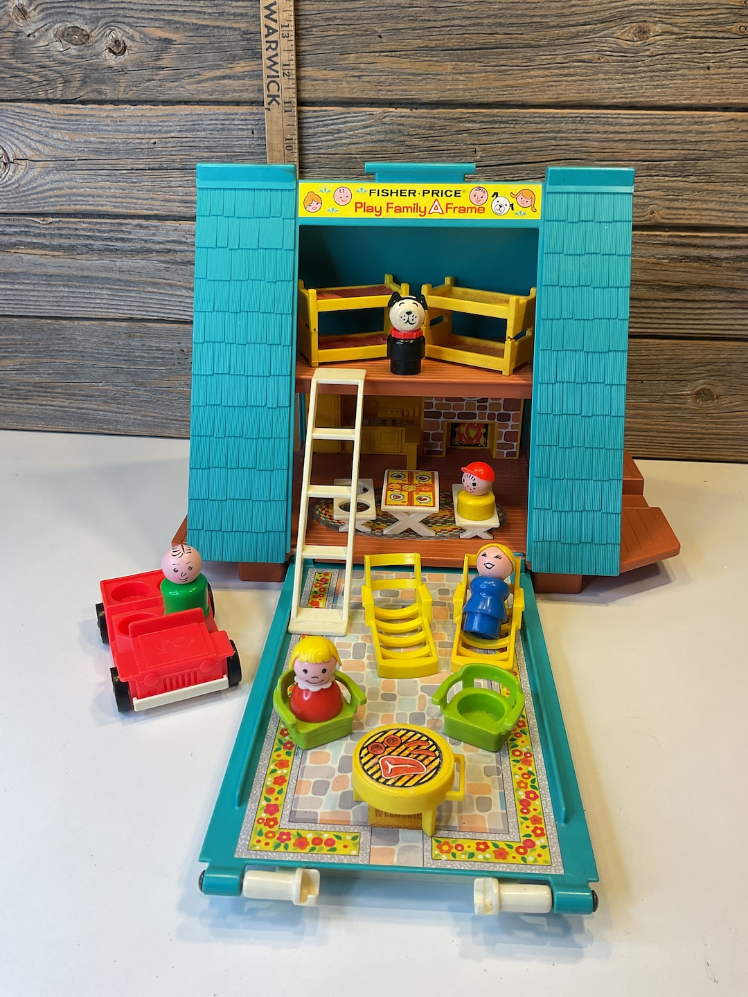 Fisher Price 990 Play Family A FRAME Cottage Little
