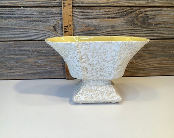 Vintage USA pottery white and yellow planter 70'