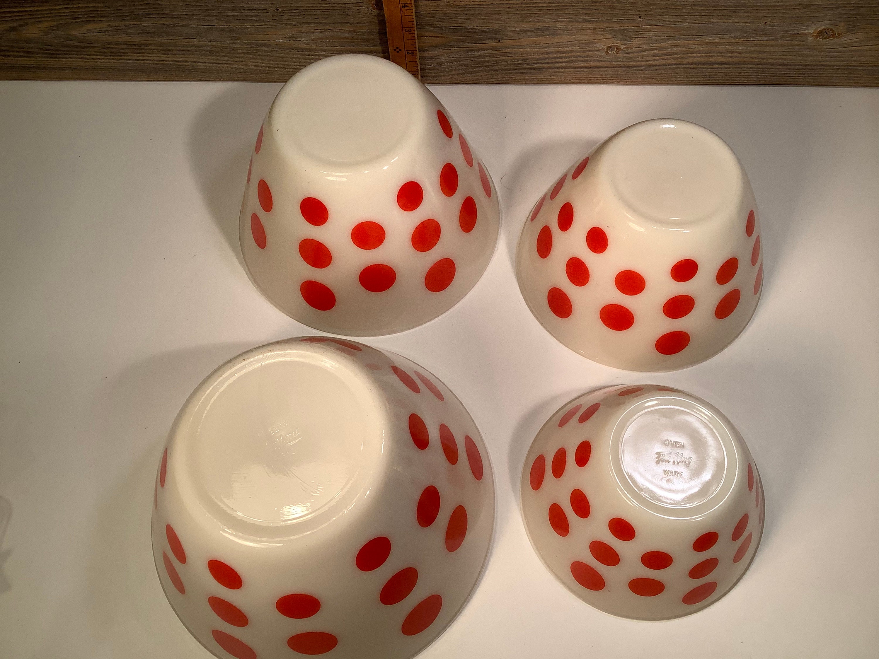 ヴィンテージ ファイヤーキング 4 ミキシング ボウル レッド ドット 40