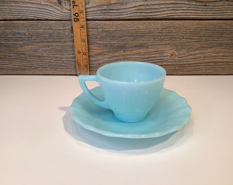Vintage Fireking Krone Rotkehlchen Ei blaue Tasse und Untertasse 40 '