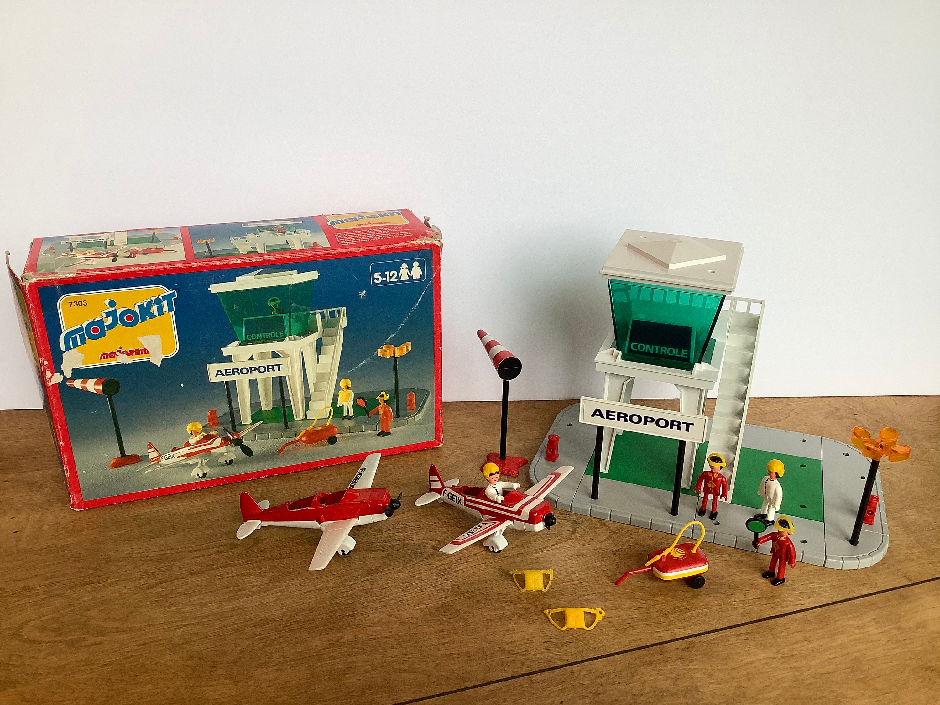 Lego online airport 1990