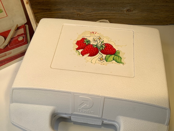 Vintage Daylin Phonograph Strawberry Sound 80' - Etsy