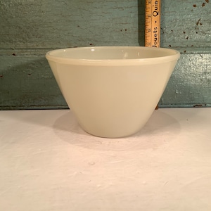 Vintage Fireking Splash proof white milk glass mixing bowl