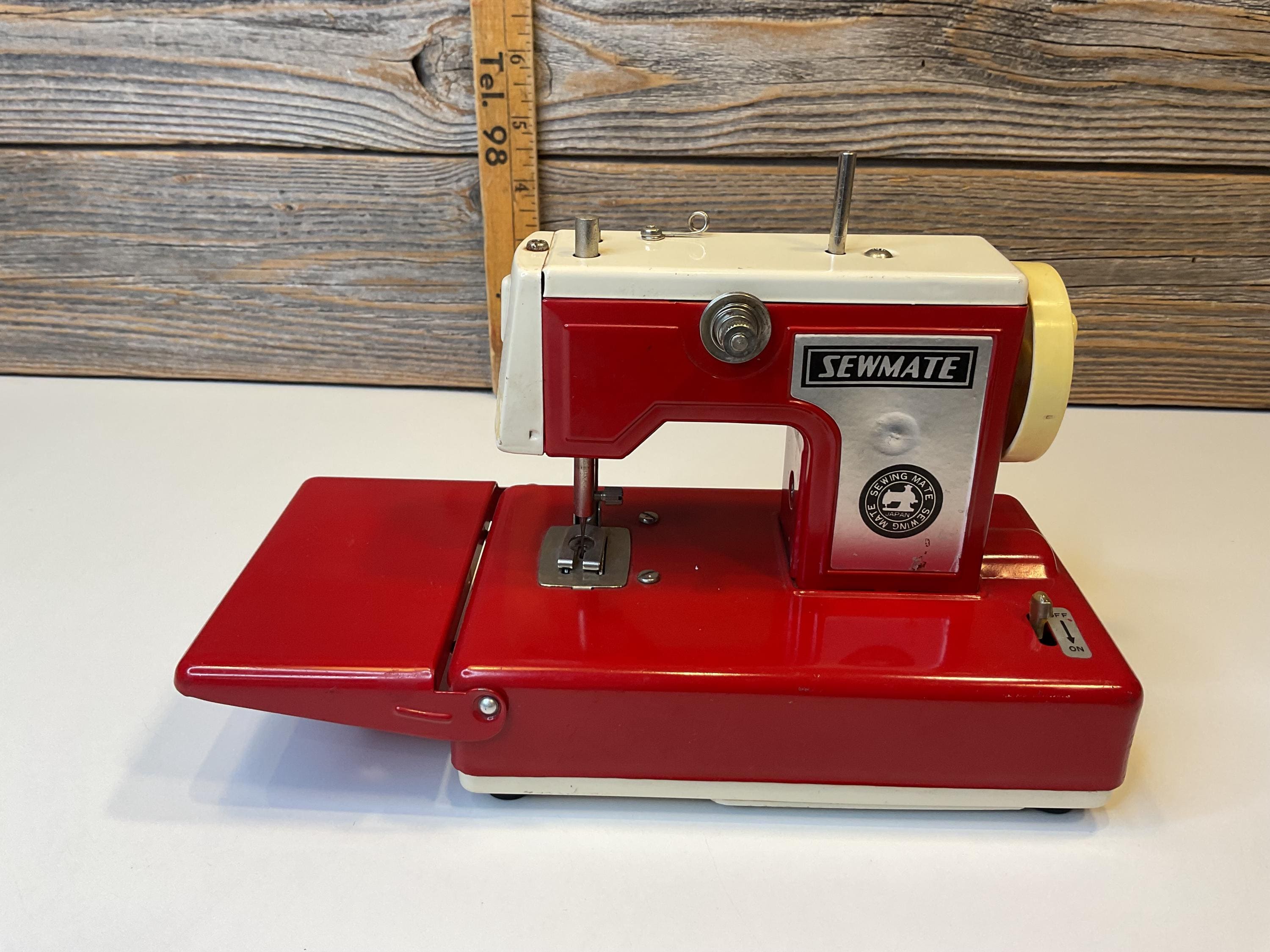 Vintage Sew Mate Children's Matel Battery Operated Sewing Machine