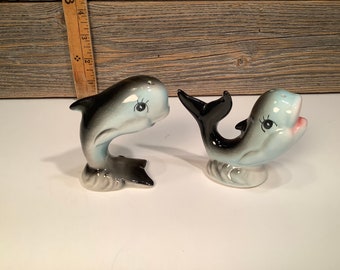 Vintage Japan whales shakers 50'