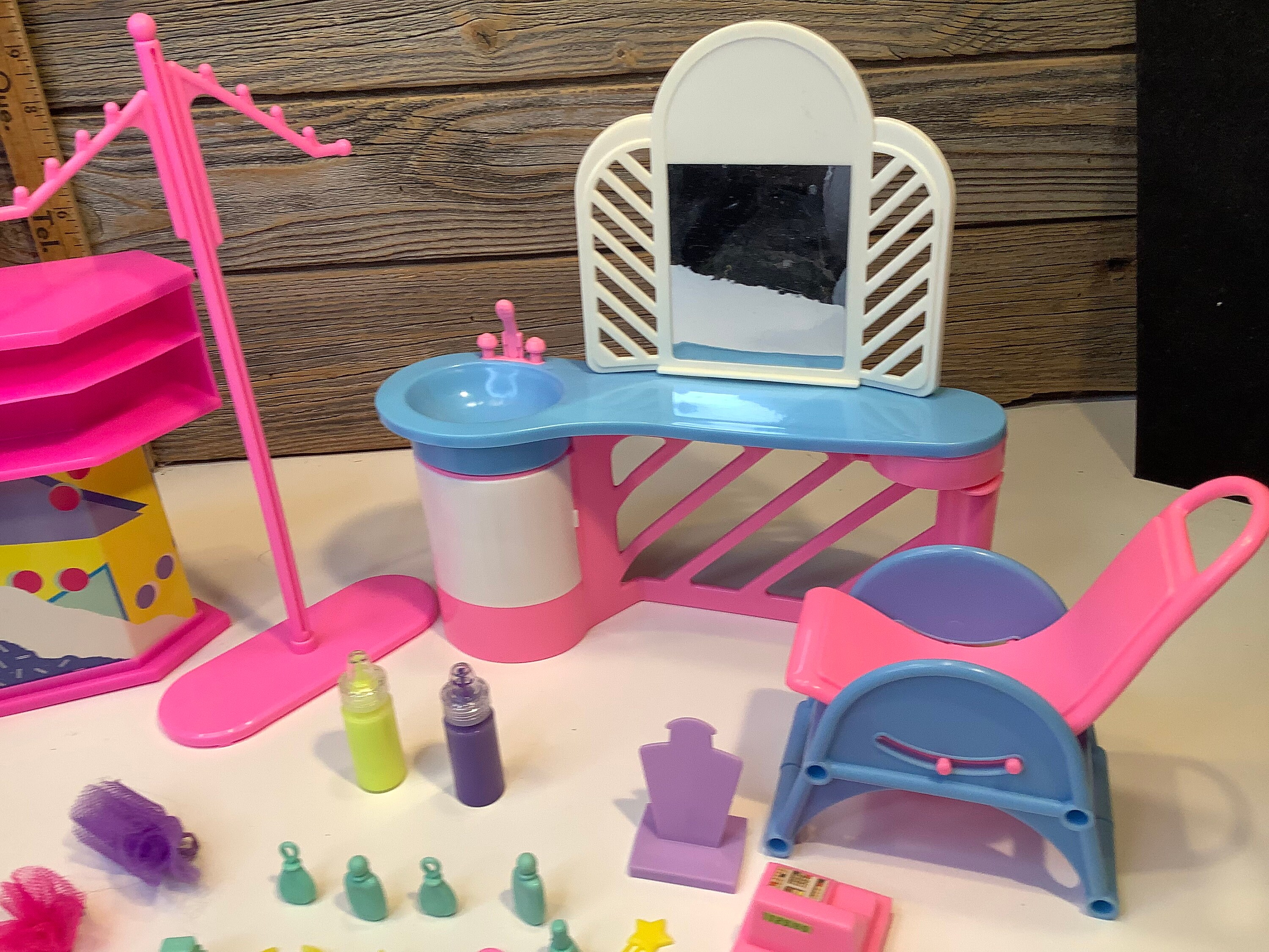Vintage barbie beauty salon sale