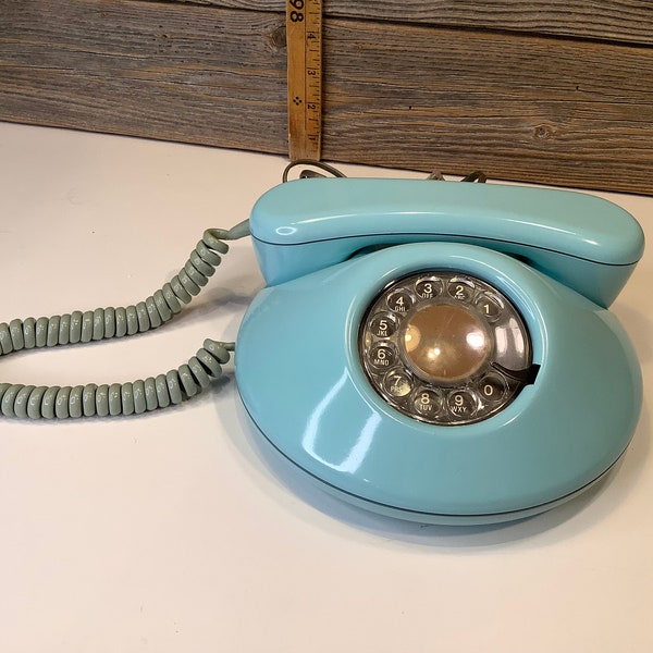 Vintage North Telecom turquoise phone 80'