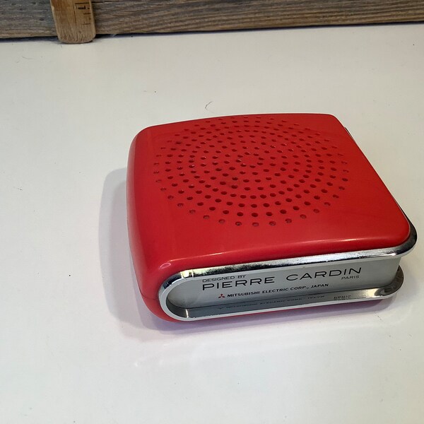 Vintage Pierre Cardin red mitsubishi electric radio transistor 70'