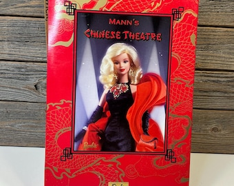 バービー人形　マンズ　チャイニーズ　シアターバービー Amazon.com: Barbie Mattel - Mann's Chinese Theatre Doll