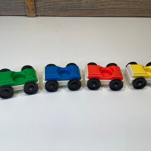 Vintage Fisher Price little people 4 coaches 70' image 3