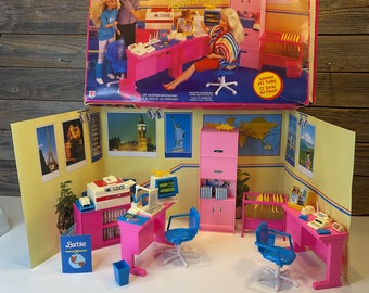 Vintage Mattel Barbie travel agent 1986