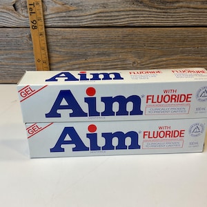 Pasta de dientes Vintage 2 AIM con Flúor 90’