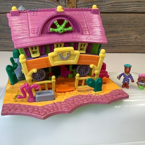 Vintage Bluebird Toys Polly Pocket Light-up horse house 1994