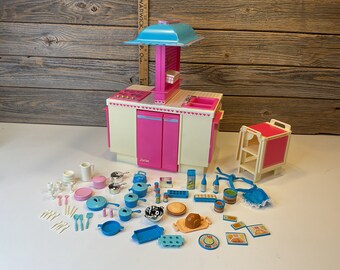 Barbie - cuisine en bois, jeux d'imitation