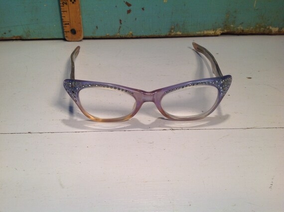 how are prescription glasses made