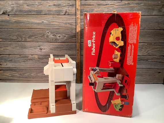 Vintage Fisher Price Little People Lift and Load Railroad 1978