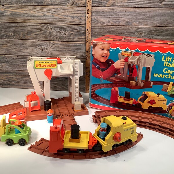 Vintage Fisher Price Little People Lift and load railroad 1978