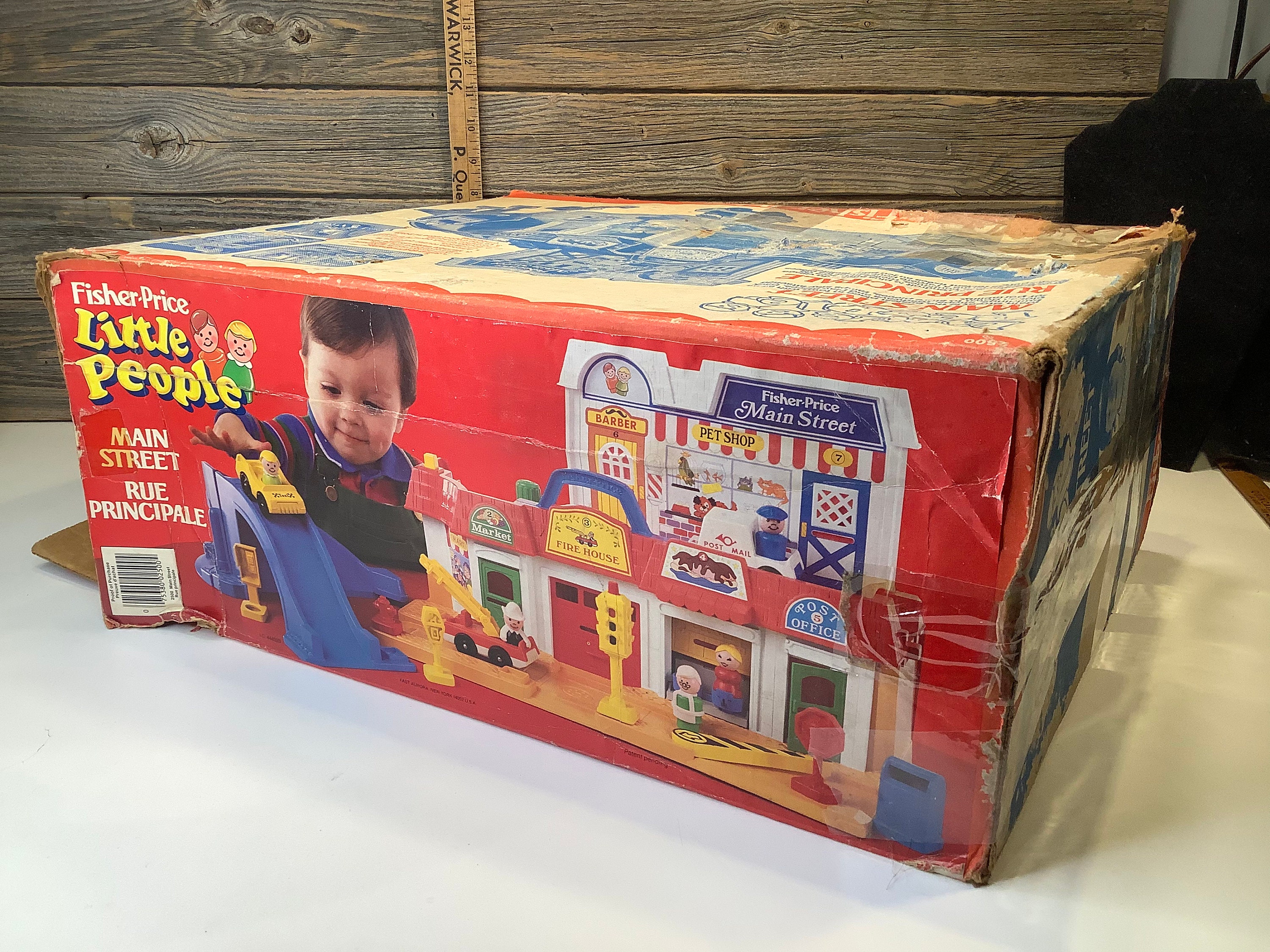 フィッシャープライス　メインストリート　1986年 Fisher Price 'Main Street' With Accessories and Extras