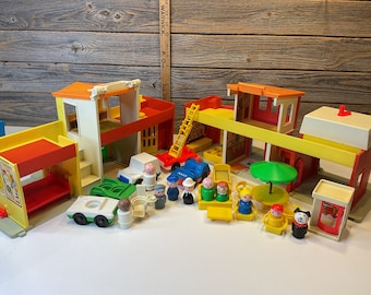 Vintage Fisher Price Play Family Village 1973