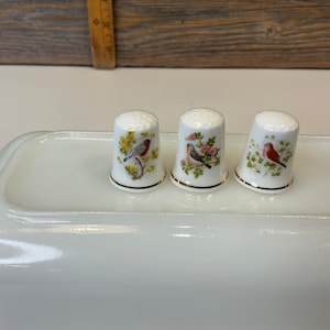 Vintage Bone China 3 dedais feitos na Inglaterra com pássaros
