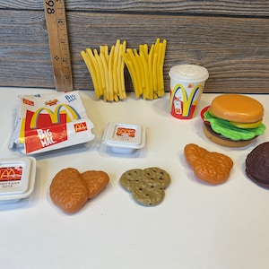 Vintage McDonald toy food 90’